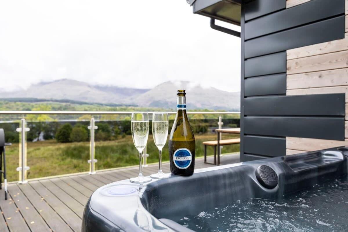 New Build Lodge With Stunning Views Of Loch Awe Hayfield  Kültér fotó